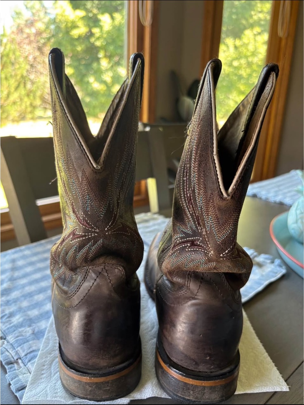 Ariat size 9.5 D Brown Leather Western Cowboy Boots with Embroidered Shaft. - Picture 3 of 4